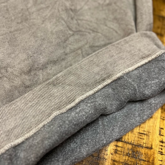 XXXTENTACION Tan Crewneck Sweater with Long Sleeves and Ribbed Cuffs NWOT - Picture 5 of 7